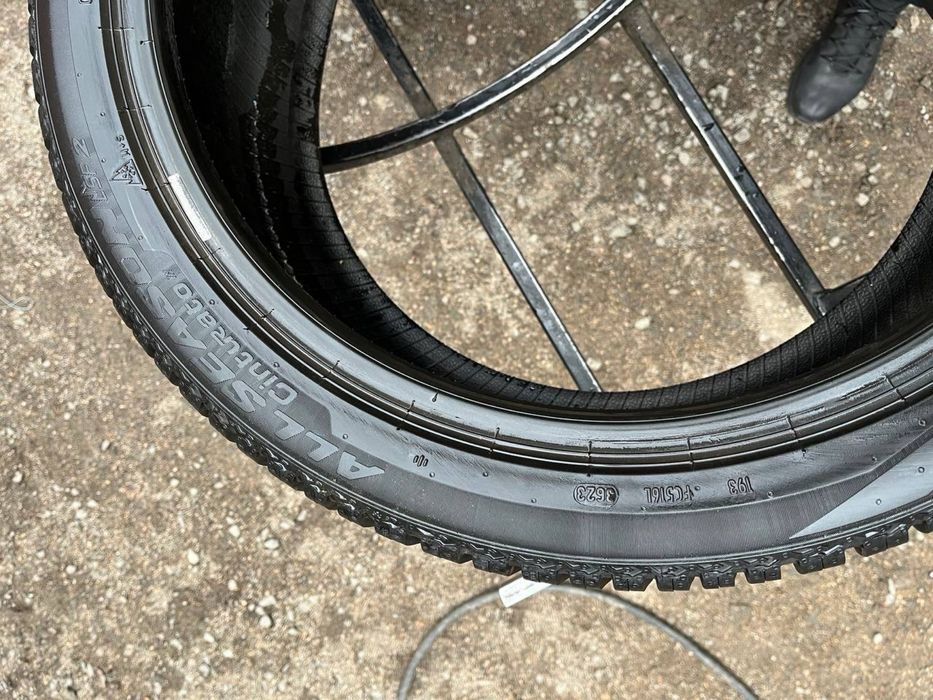 Шины бу 235 40 R 19 Pirelli allseason sf2 cinturato всемезон комплект
