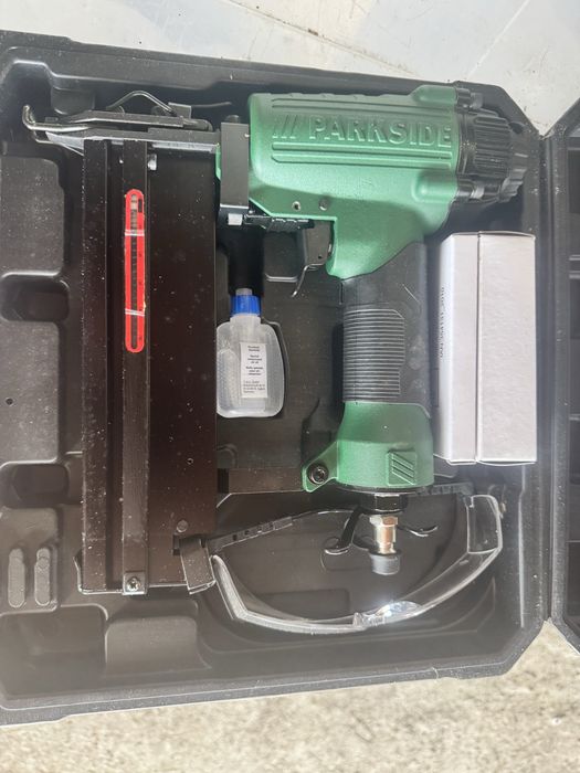 Maquina de Agrafos Parkside a ar comprimido
