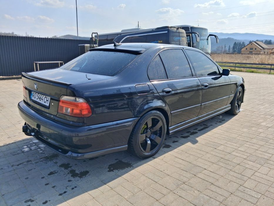 Продам BMW е 39 2.5бензин
