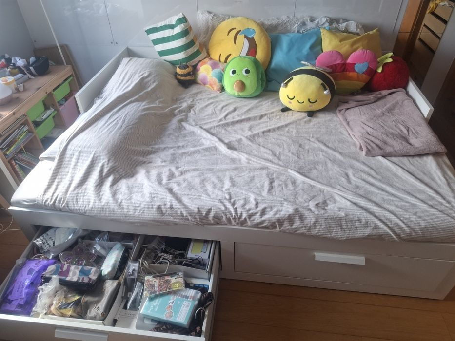 Cama Ikea BRIMNES 2 gavetas com 2 colchões