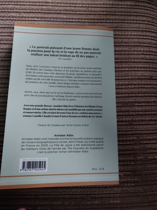 La fille de Joyce. Portes incluídos