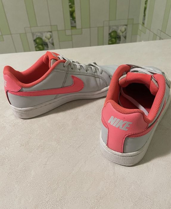 Кросівки NIKE
