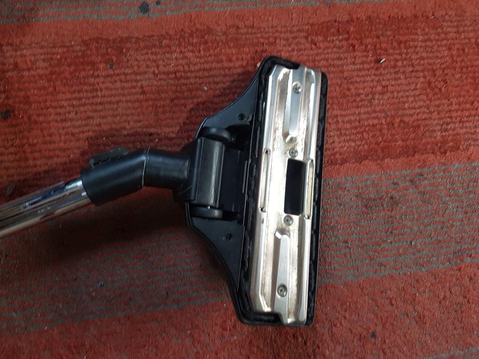 Пылесос Mystery 1400W.