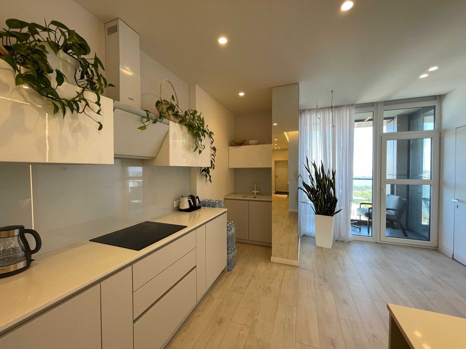 Продам видовую 3-х комн. квартиру ЖК "Новодворянский" парк Шевченко