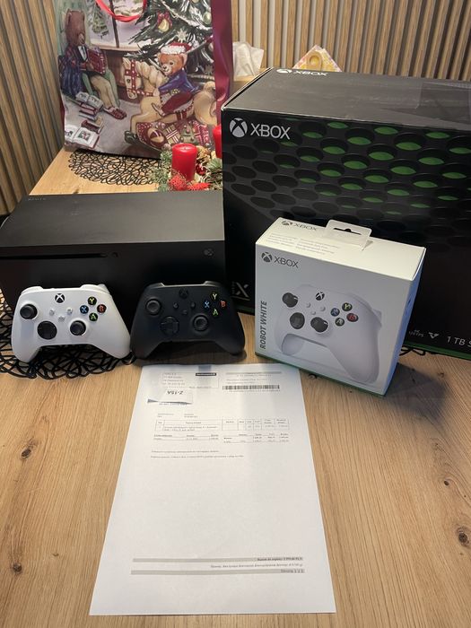 X-BOX 1 TB SSD SERIES X 4K 120 FPS +  2 Pady i 2 gry GRATIS