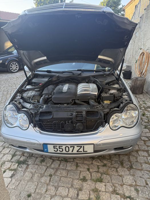 Mercedes-Benz C220 CDI Classic – 2003 | 143 CV | Excelente Estado