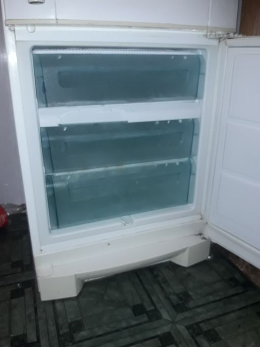 Срочно Продам холодильник Electrolux ERE 3900