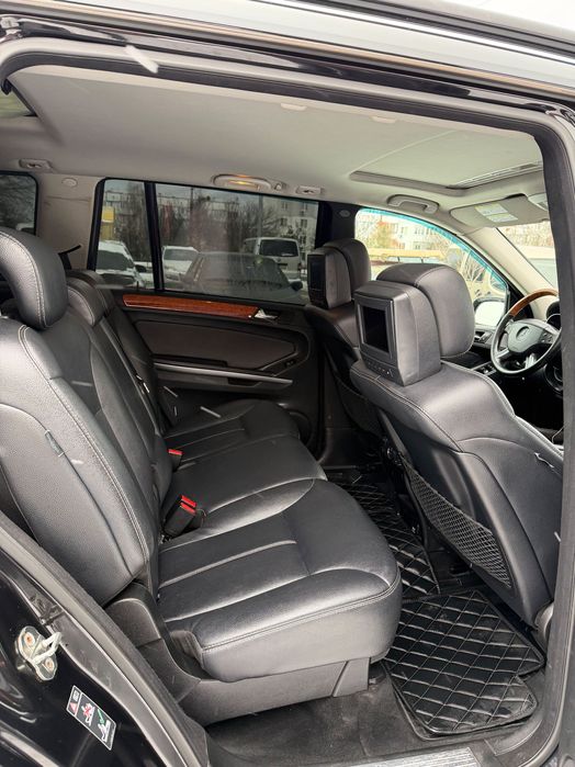 Mercedes GL 7 місць повний привід газ бенз гільзован в чудовому стані