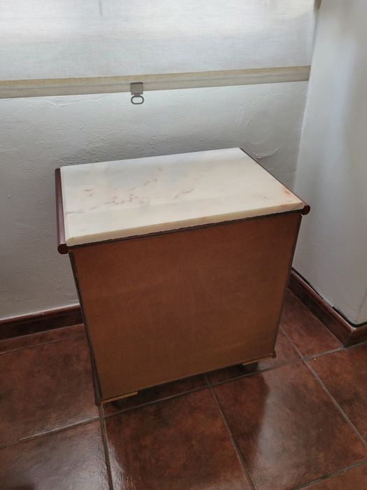 Mesinha de cabeceira