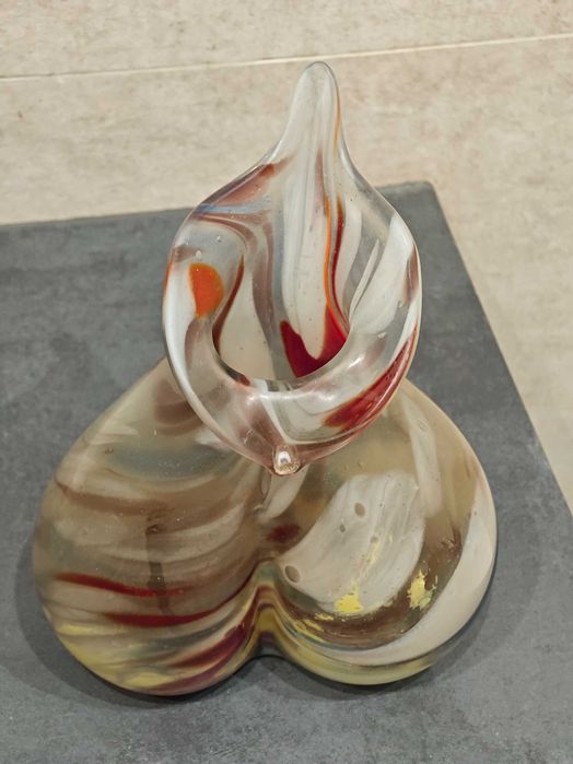 Wielobarwny szklany wazon