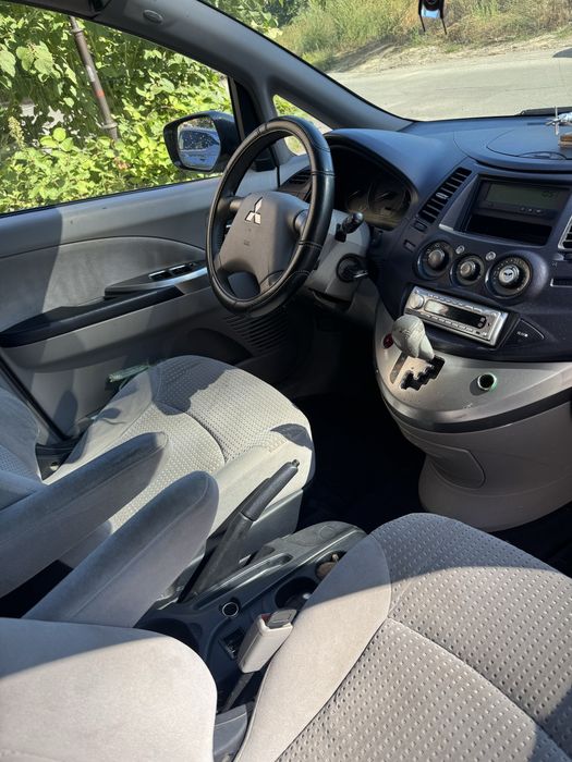 Mitsubishi Grandis 2,4 газ,автомат