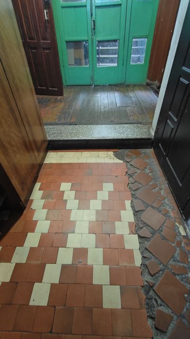 Продам гуртожиток на Чулочке!