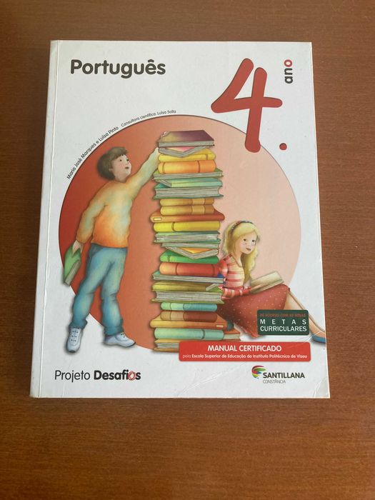 Livros escolares de 6º, 5º, 4º e 2º anos