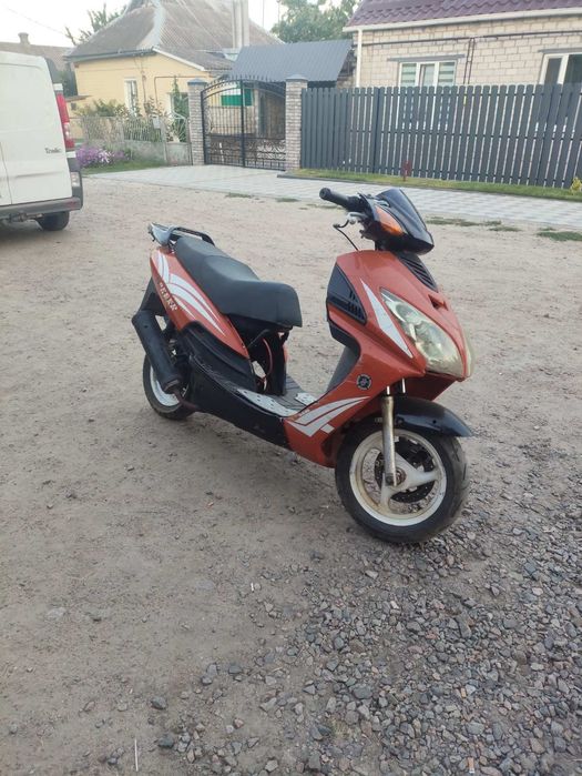 Продам скутер  Шторм