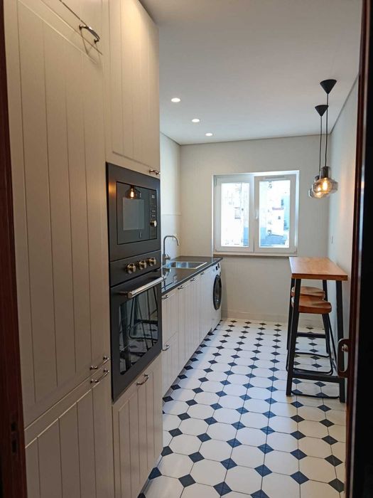 Apartamento T1+1 renovado em zona central (Rua 25 de Abril)