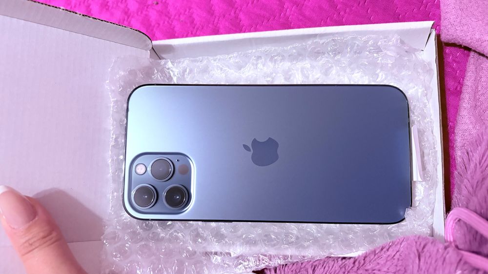 iPhone 12 Pro Max novo azul