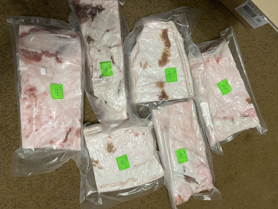 Смалець, вижарки, сало, паштет, тушонка, копченості з домашніх свиней!