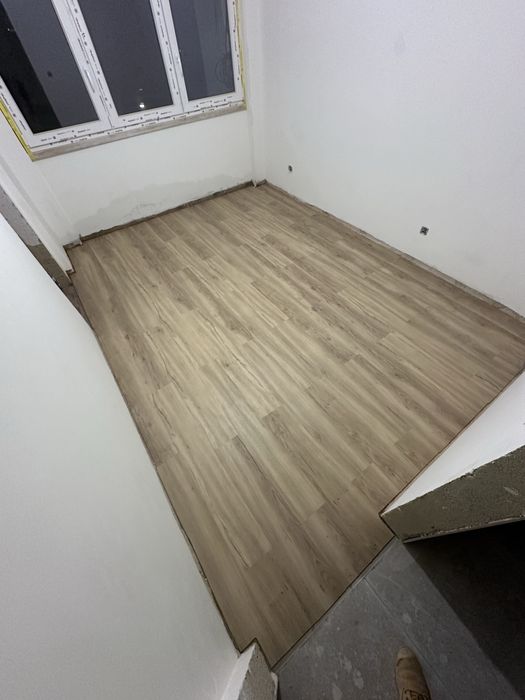 Sou instalador profissional de pavimentos vinilicos, chao flutuantes