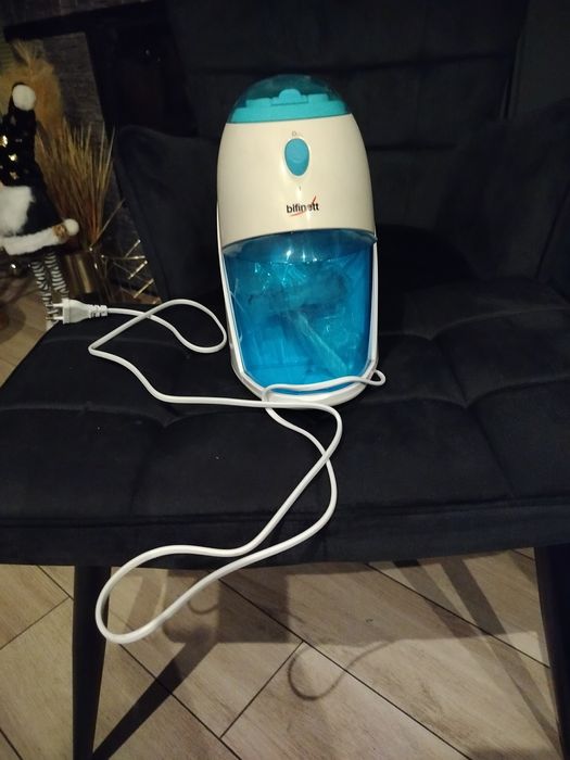 Mała kostkarka do lodu