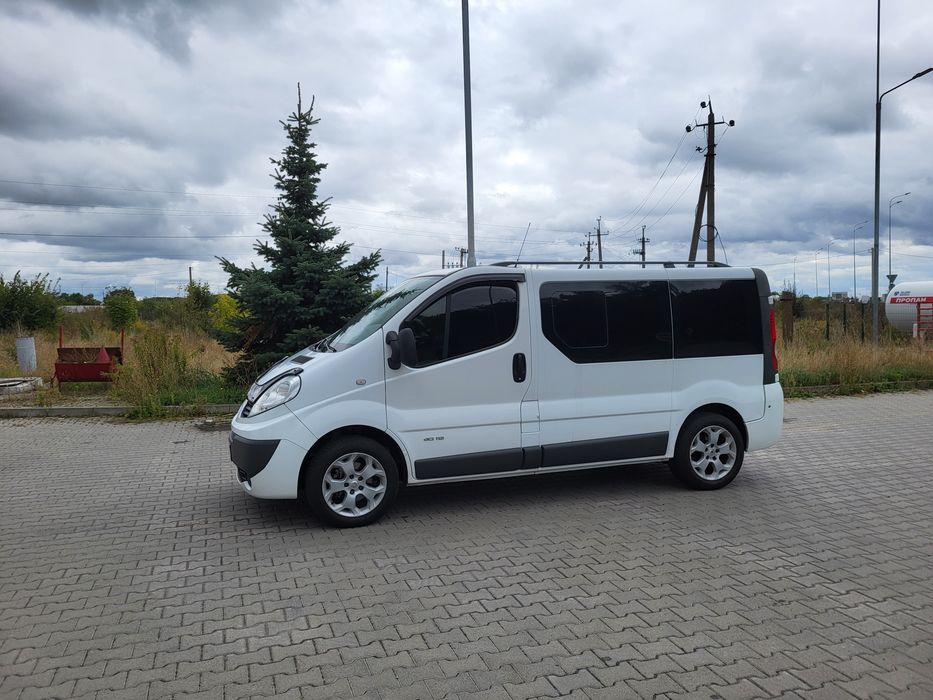 Renault Trafic 2.0 pessenger пасажир оригінальний 9 мість