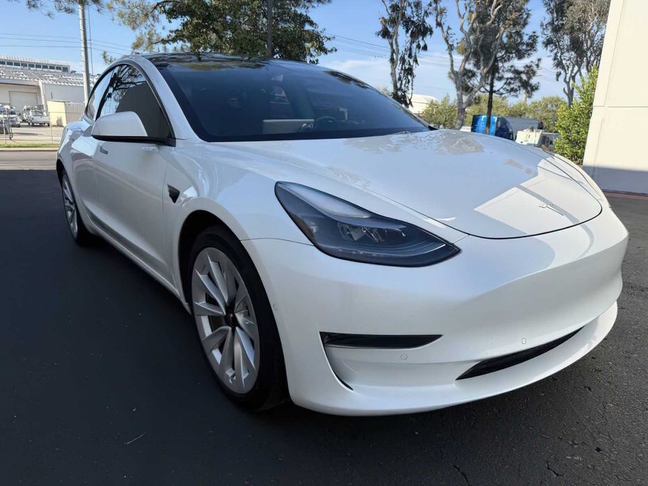 Tesla Model 3      2022