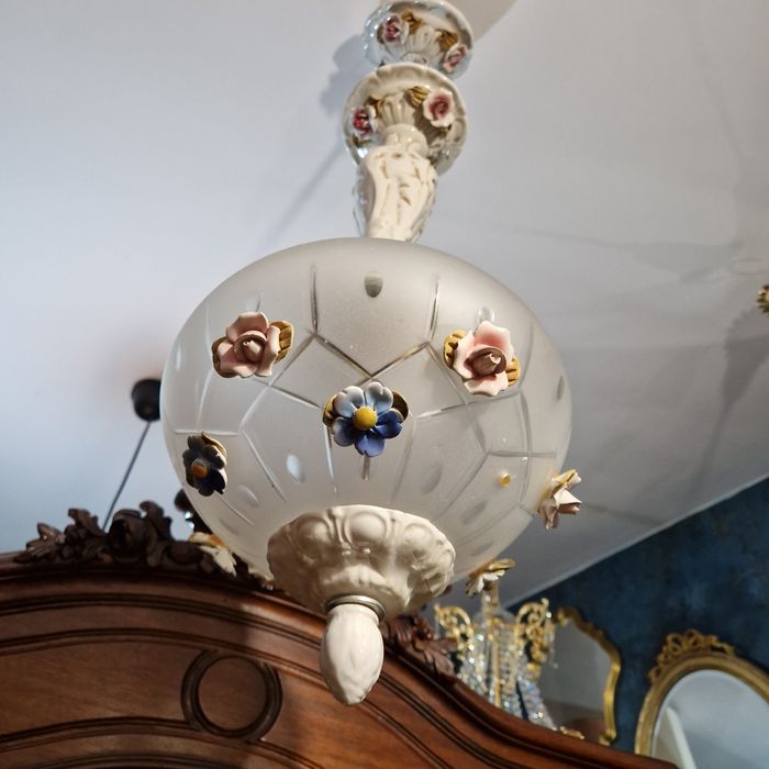Piękna stara  lampa wisząca
