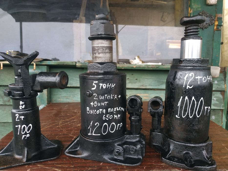 Продам домкрат 12тонн