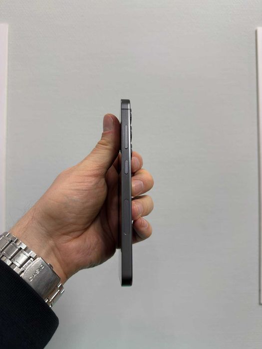 Продам Samsung Galaxy S24 8/128GB Black