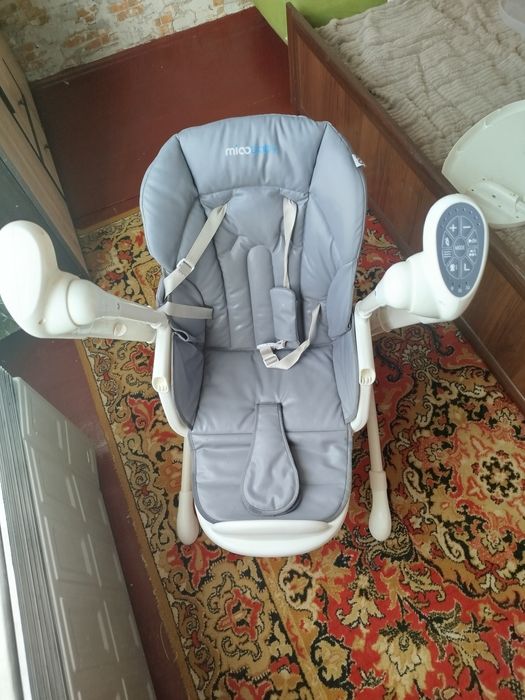 Продам гойдалку-столик 2в1