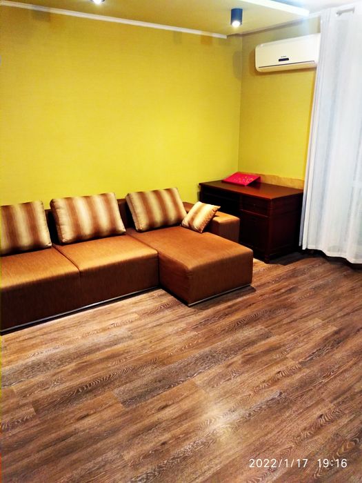 Шикарна квартира 1 к + кухня студія біля м. Дарница Чернигівська