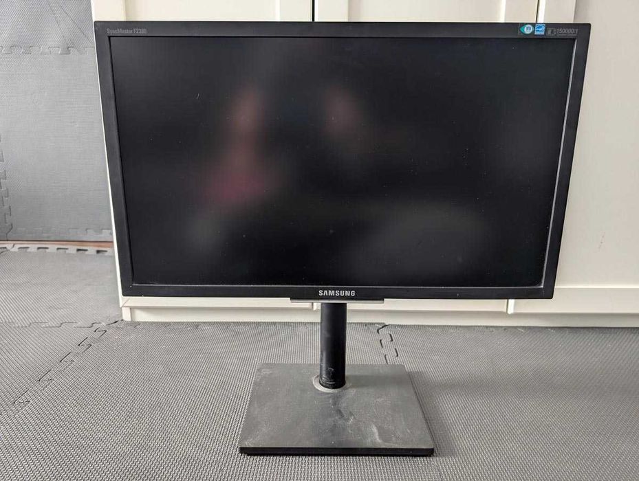 Monitor Samsung SyncMaster F2380: 23" PIVOT, cPVA