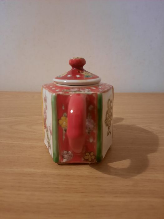 Bule decorativo em porcelana Chinesa