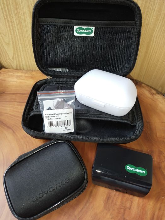 Слуховой аппарат Phonak с зарядным устройством Sonova AG Charger Combi