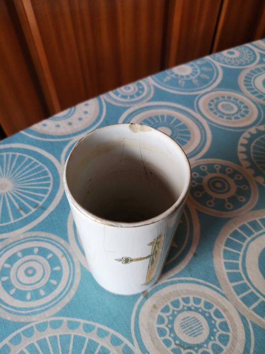 jarra de porcelana de altar445633754763120641