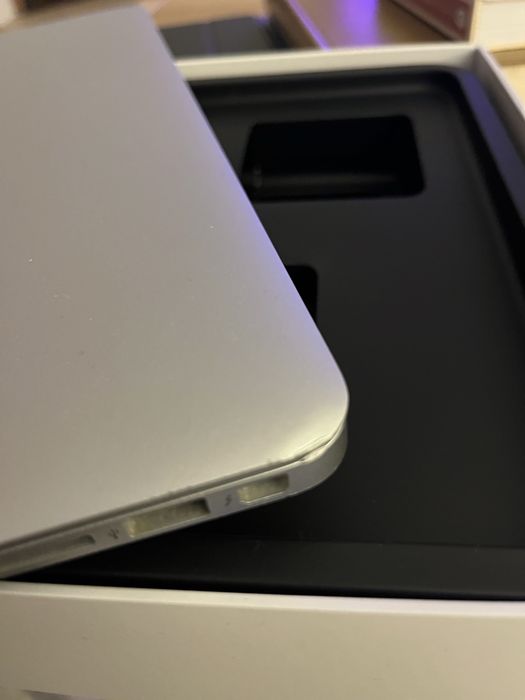 Macbook air 13” 8G 128G