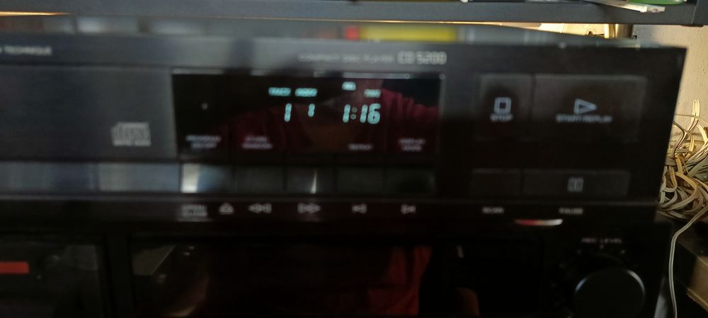 Odtwarzacz CD Grundig 5200