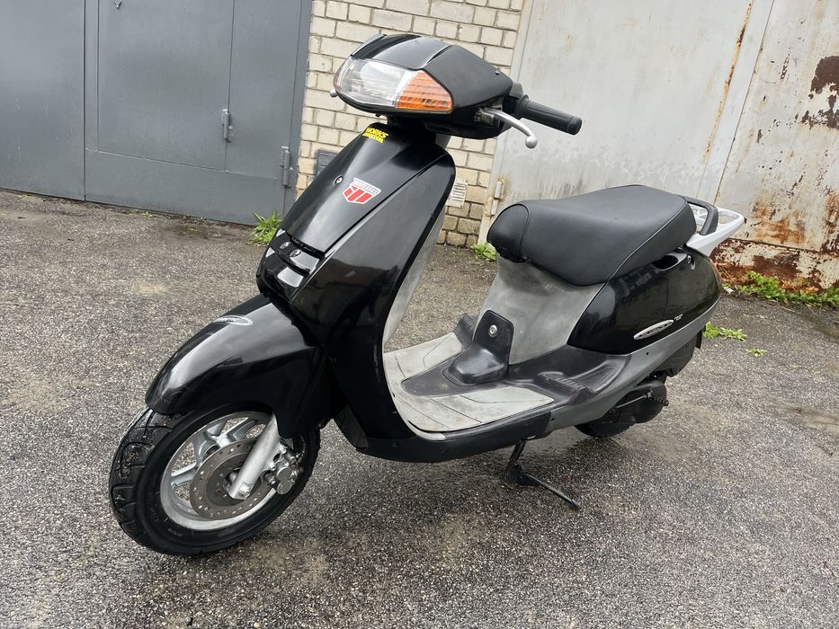 Двухместный на регистрации скутер Honda Lead Af48