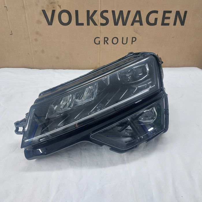 Reflektor Lampa Skoda Karoq nowa oryginał (naprawiana)