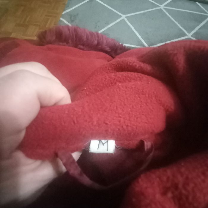 Bordowa kurtka z kapturem, podszewką z polaru, rozmiar M