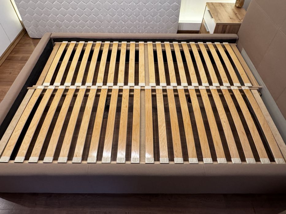 Łóżko tapicerowane 140x200