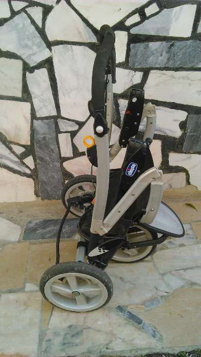 Impeccable-condition Chicco three-wheel stroller frame423209019963484165