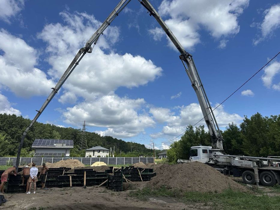 Услуги Бетононасоса. БЕТОН в продаже.