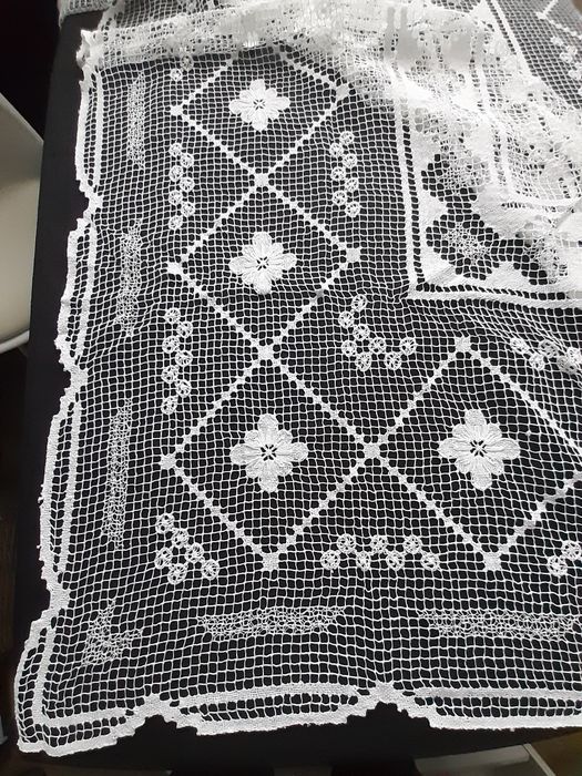 Obrus na prostokątny stół, rękodzieło koronka kołkowa 180x130 cm