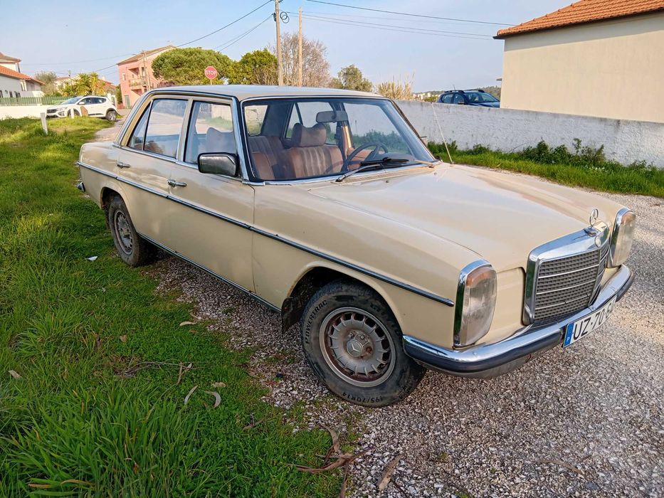 Mercedes W115 220D 1975
