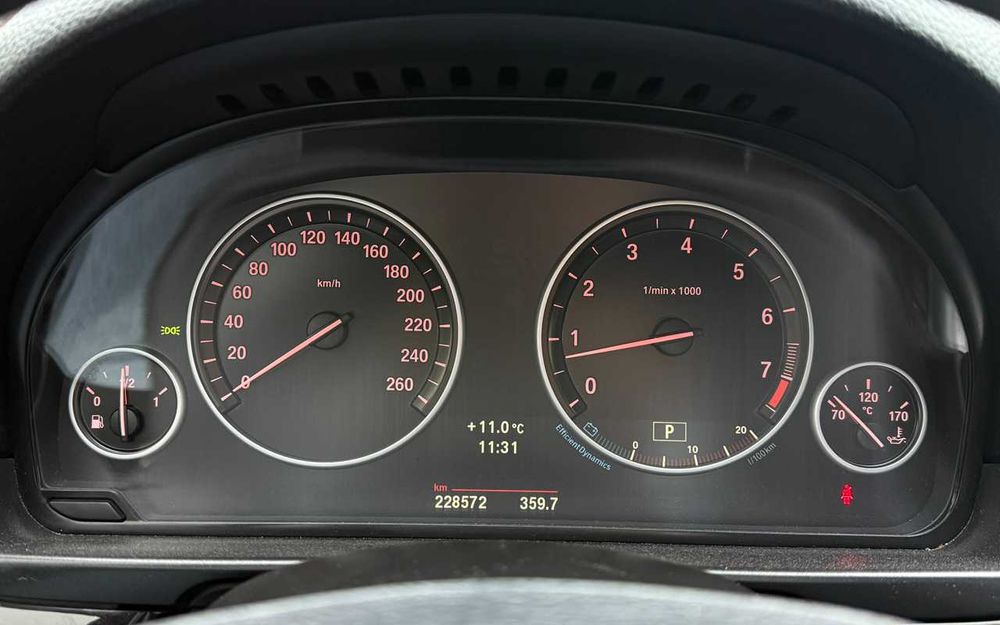 BMW 520I 2012 року