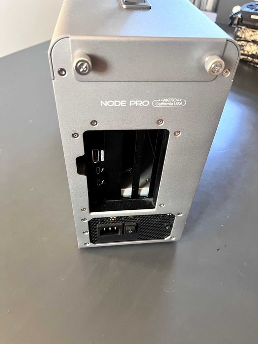E-GPU Akitio Node pro - Usado bom estado