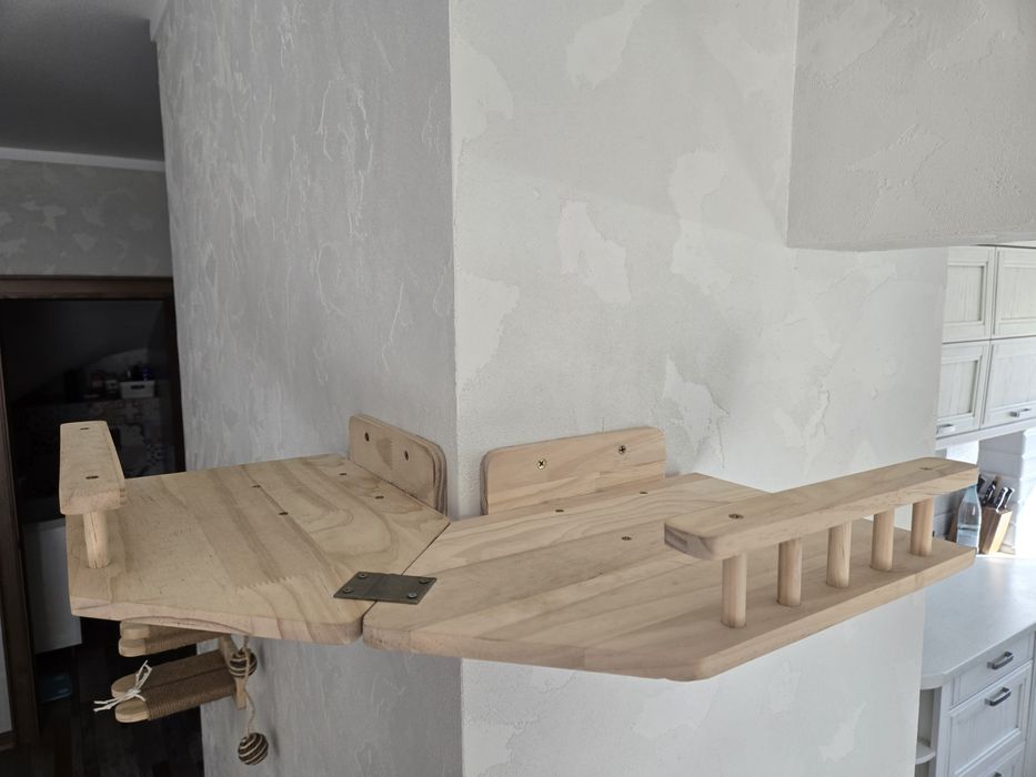 Полка для кошек, кота.