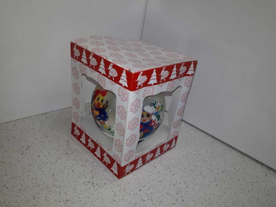 Стеклянный новогодний шар 8,5 см: 4 сюжета, объёмный снег, новый