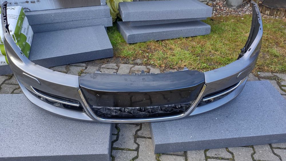 Renault Laguna 3 .2013 Rok Zderzak Przód