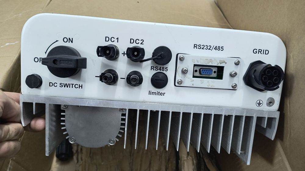 Falownik  Deye SUN-4K-G03, 3-fazowy + moduł internetowy